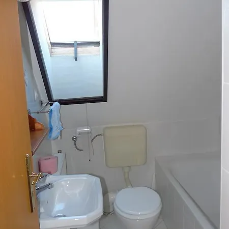 Guest house Aranyhaz Apartmanszallas *